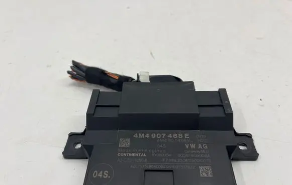 Porsche Panamera (971) Gateway control module 4M4907468E