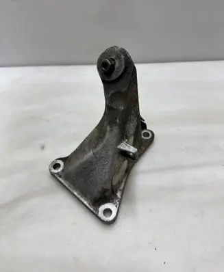 BMW 3 E46 Engine mounting bracket 6753296