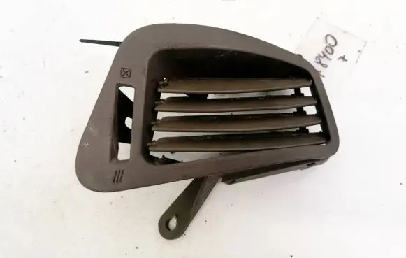 Lexus RX 300 Dash center air vent grill