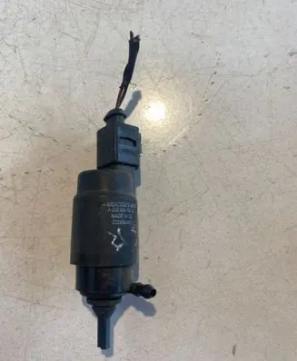 Mercedes-Benz Sprinter W901 W902 W903 W904 Windscreen/windshield washer pump A0008605826 222958001