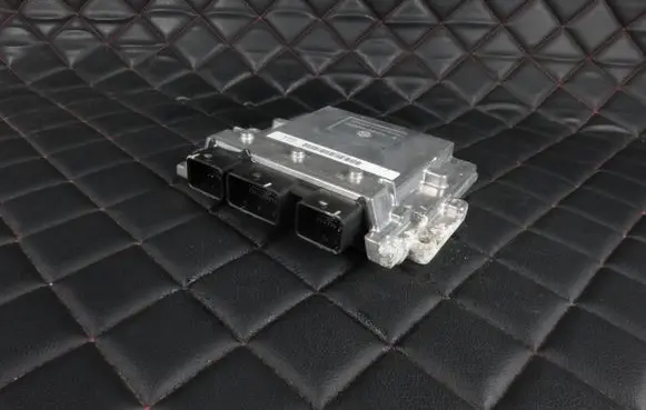Ford Focus C-MAX Engine control unit/module 7M5112A650YG
