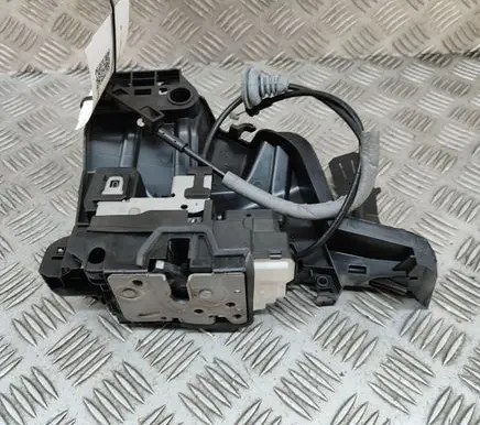 Volvo XC90 Front door lock 31462456