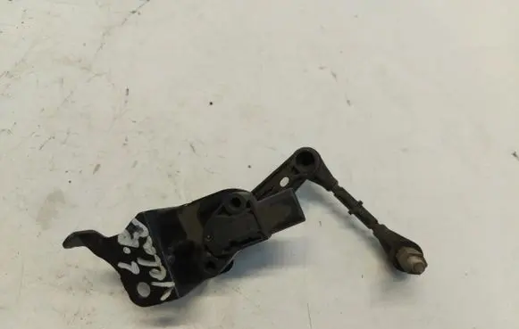 Headlight/headlamp level sensor