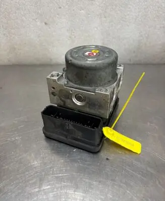 Volkswagen Golf VIII Master brake cylinder