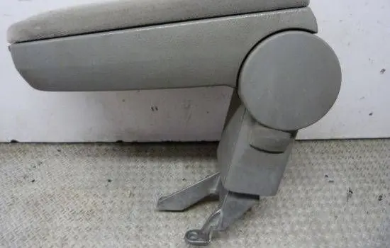 Volkswagen Golf IV Armrest 