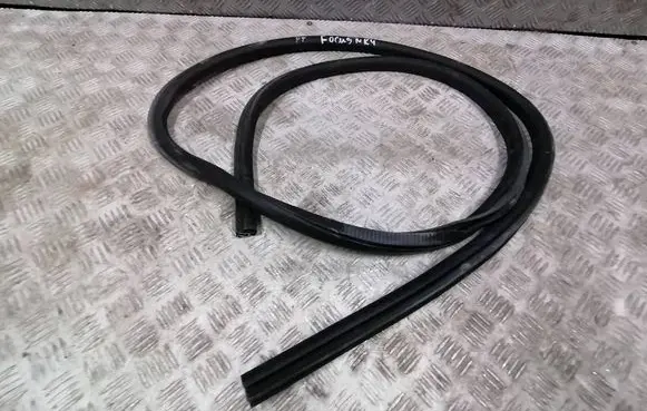 Ford Focus Front door rubber seal F00KM54