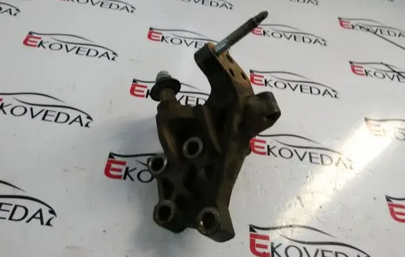 Toyota RAV 4 (XA30) Engine mounting bracket 1231526020