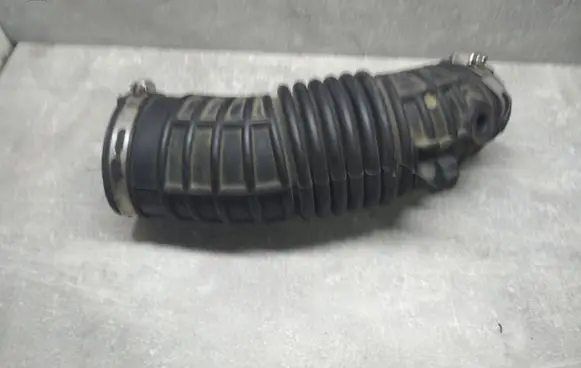 Chrysler 300 - 300C Air intake hose/pipe 04591868AB