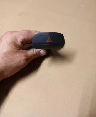 Nissan Primera Hazard light switch 06016