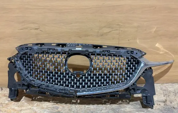 Mazda 6 Front bumper upper radiator grill GBVG50719