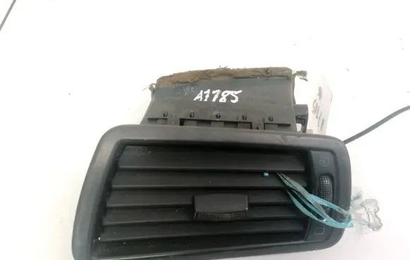 Peugeot 807 Dash center air vent grill 1491963077 8282