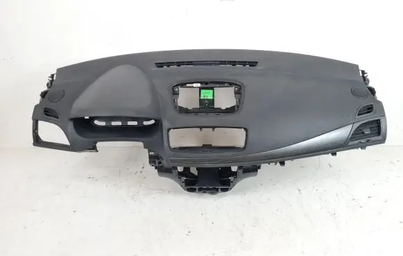 Renault Megane III Dashboard 681000021R