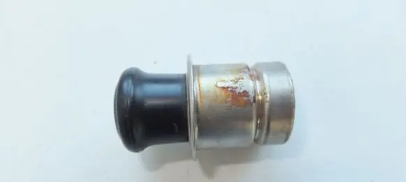 Toyota Land Cruiser (J100) Cigarette lighter 