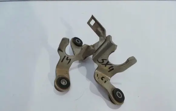Suzuki SX4 S-Cross Gearbox mounting bracket