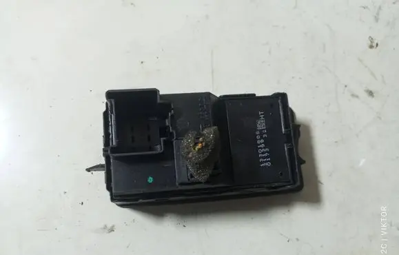 Opel Astra J Electric window control switch 13301886 23301886