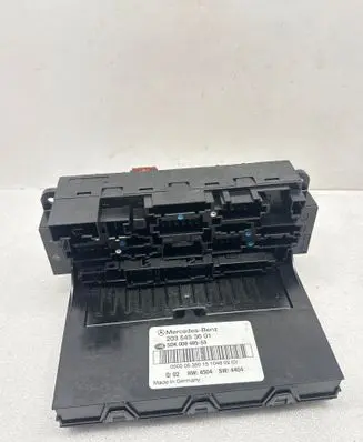 Mercedes-Benz C W203 Fuse module 2035453601 5DK00848553