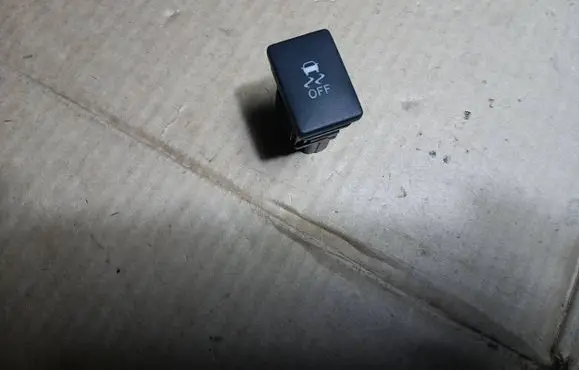 Toyota Avensis T270 ESP (stability program) switch 15C032