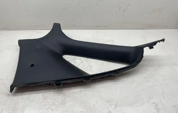 Mitsubishi 3000 GT (C) pillar trim MB877294