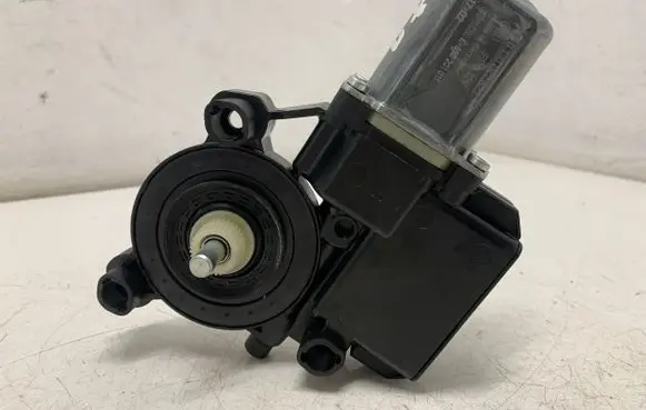Volkswagen Beetle A5 Front door window regulator motor 6R0959802