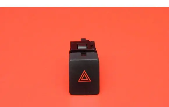 Nissan X-Trail T32 Hazard light switch 288125472