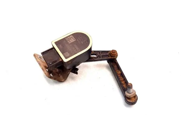 Headlight/headlamp level sensor