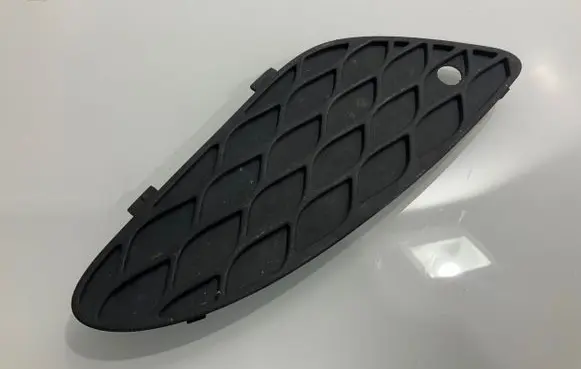 Mercedes-Benz E W211 Front bumper lower grill A2118850253 2118850253