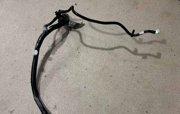 BMW M5 F90 Fuel tank filler neck pipe 8092327 730879