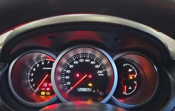 Speedometer (instrument cluster)