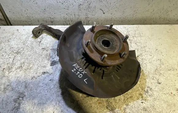 Toyota Hilux (AN10, AN20, AN30) Front wheel hub