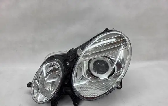 Mercedes-Benz E W211 Headlight/headlamp A2118205161