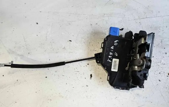 Skoda Fabia Mk2 (5J) Front door lock 3B1837016CE 3308030436 CZWL3A01207