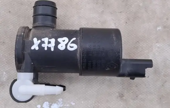 Opel Mokka B Windscreen/windshield washer pump 9825894180