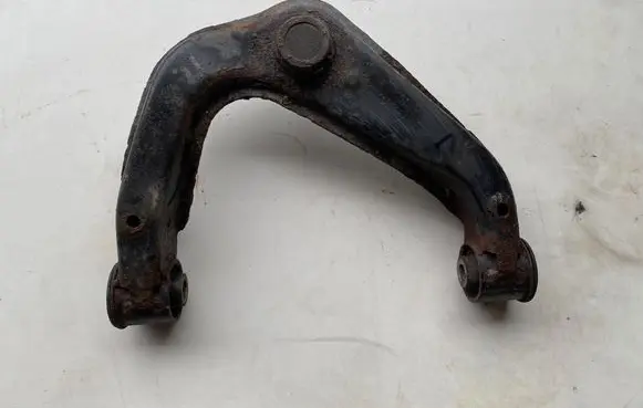 Nissan Pathfinder R51 Front upper control arm/wishbone 