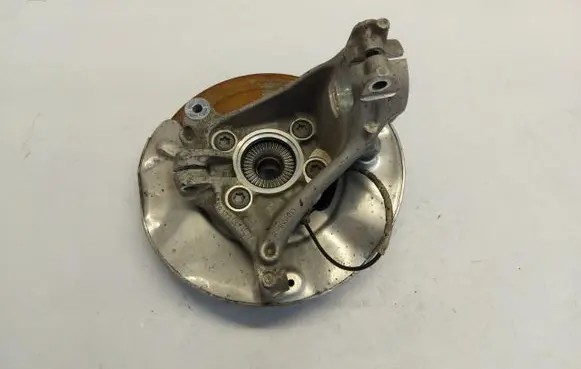 BMW 2 Active Tourer U06 Front wheel hub spindle knuckle 6890172