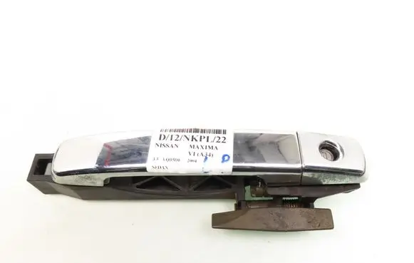 Nissan Maxima A34 Front door exterior handle