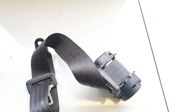 Middle seatbelt (rear)