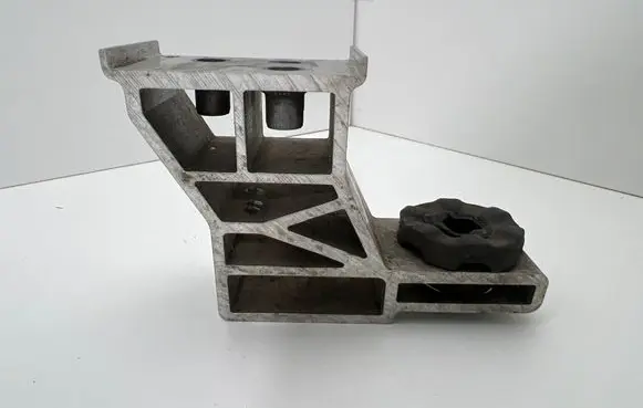 Mercedes-Benz E AMG W213 Radiator mount bracket A2135010620