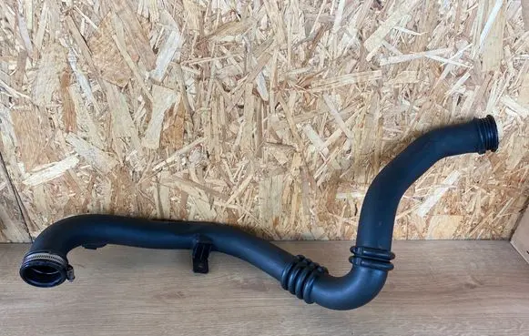 Ford Mondeo MK IV Intercooler hose/pipe 8979091609