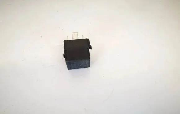 Mercedes-Benz C W204 Other relay a0025427219 4ra007791-13