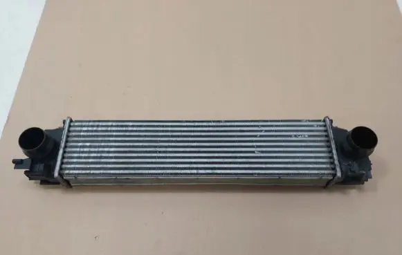 Volvo XC40 Intercooler radiator 31686408