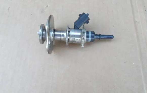 Hyundai Tucson TL AdBlue injector 296302U000 044402106302 200506075844