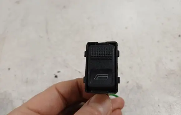 Audi A6 S6 C4 4A Electric window control switch