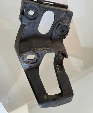 Audi A4 S4 B7 8E 8H Fender mounting bracket 8E0853921D
