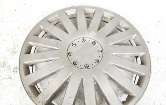 Peugeot 207 R15 wheel hub/cap/trim 