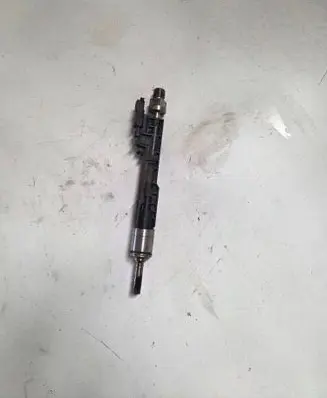 BMW 7 F01 F02 F03 F04 Fuel injector 0261500186