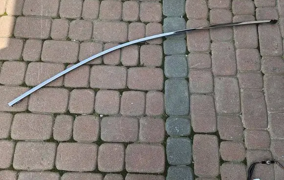 Toyota Camry VIII XV70 Front door glass trim molding OPELCZESCI.com-D12