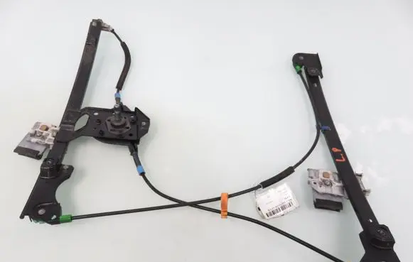 Volkswagen Golf III Front door manual window regulator 