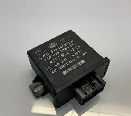 Mercedes-Benz E W211 Light module LCM A2118203226 5DF00827800 0000385196