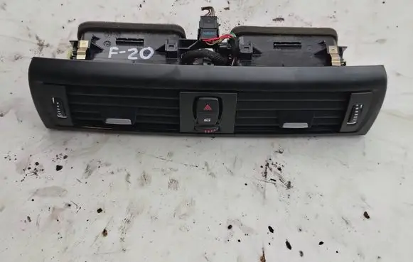 BMW 1 F20 F21 Dash center air vent grill 