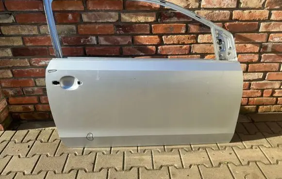 Volkswagen Up Front door